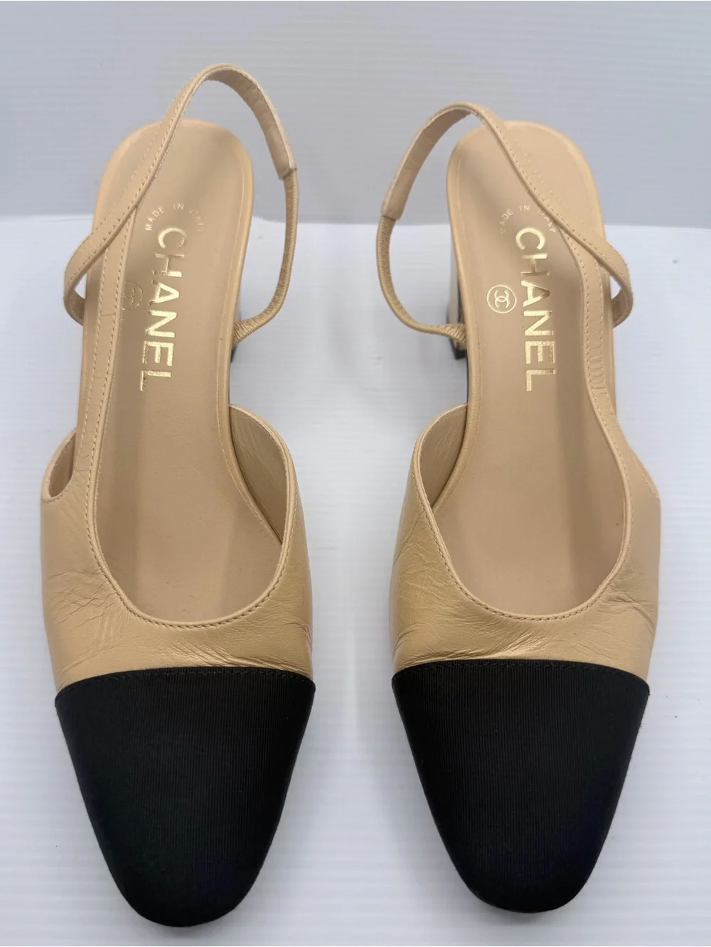 CHANEL Beige and Black Cap Toe Classic Slingback Leather Heels EU 37 CC Logo